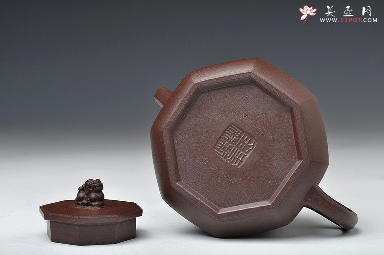 紫砂壶图片：史金妹最新全手力作 大气方刚 威震八方 李昌鸿大师装饰 - 美壶网