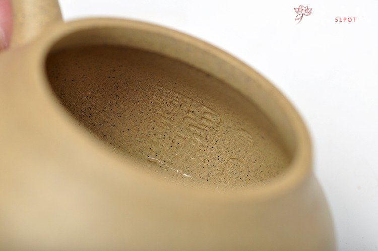 紫砂壶图片：古风耐品 素雅可人 本绿全手小君德 冬日里的小精灵 - 美壶网