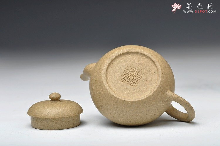 紫砂壶图片：古风耐品 素雅可人 本绿全手小君德 冬日里的小精灵 - 美壶网