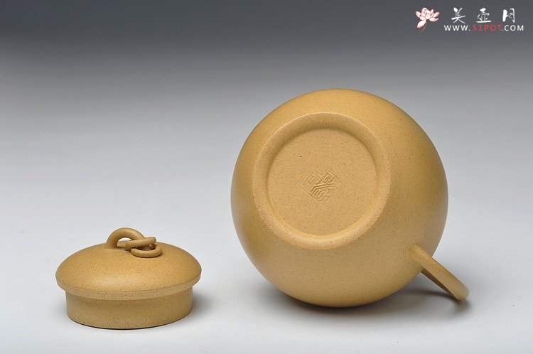 紫砂壶图片：造型新颖 敦厚可人 本山绿 全手禅钟 - 美壶网