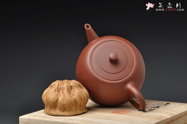 紫砂壶图片：全手剑流井栏 古拙老辣 - 美壶网