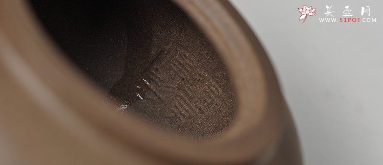 紫砂壶图片：国助和石精刻  玉成窑风格 全手归隐 更加耐品 - 美壶网