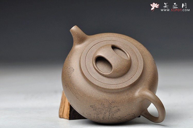 紫砂壶图片：国助和石精刻  玉成窑风格 全手归隐 更加耐品 - 美壶网