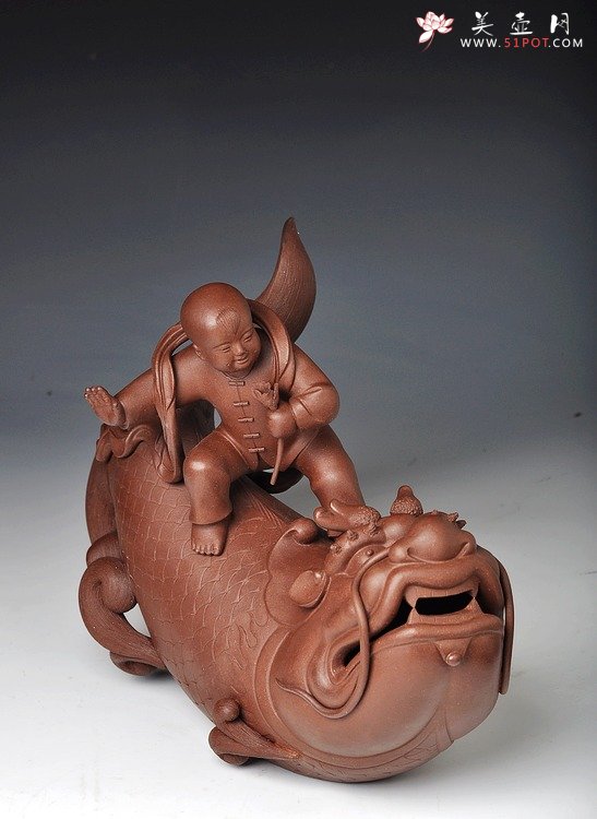 紫砂壶图片：财童戏鱼龙 精品之作 - 美壶网