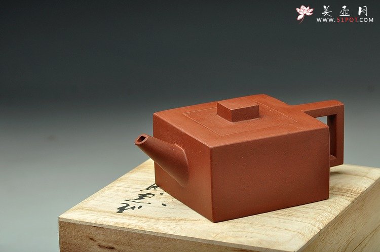 紫砂壶图片：正气浩然  全手工镶片 四方求正 君子之立 - 美壶网