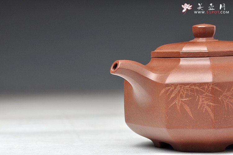 紫砂壶图片：方器经典之作 实力体现 全手八方侧角 国大师李昌鸿装饰 - 美壶网