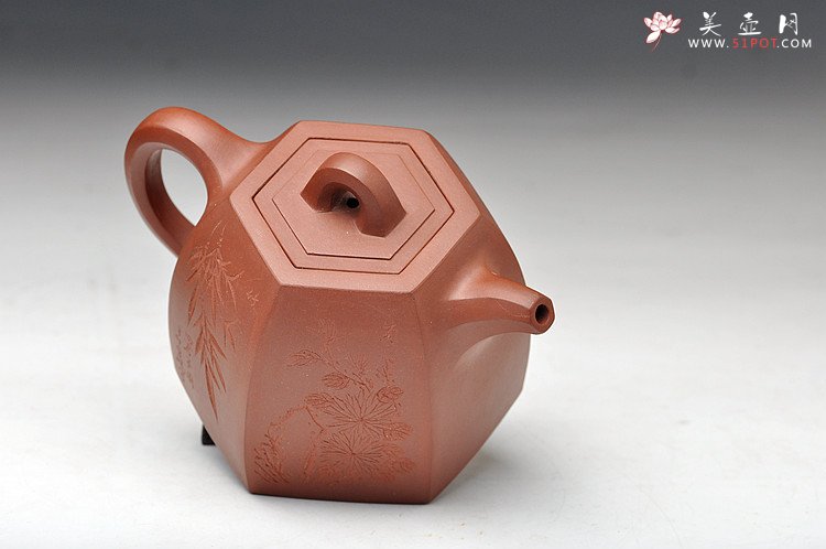 紫砂壶图片：史金妹经典代表作 全手秤砣六方 国大师李昌鸿即兴装饰 - 美壶网