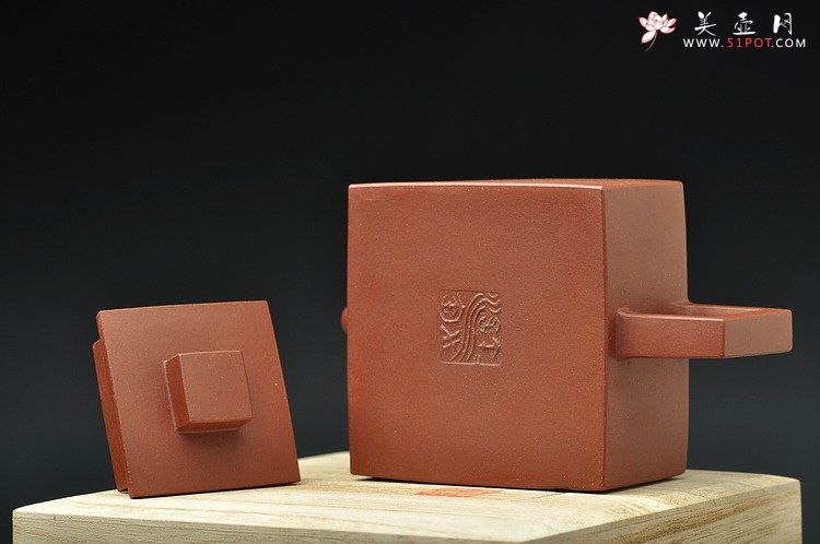 紫砂壶图片：正气浩然  全手工镶片 四方求正 君子之立 - 美壶网