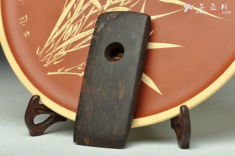 紫砂壶图片：似兰斯馨 文房挂盘 刻绘清新 - 美壶网