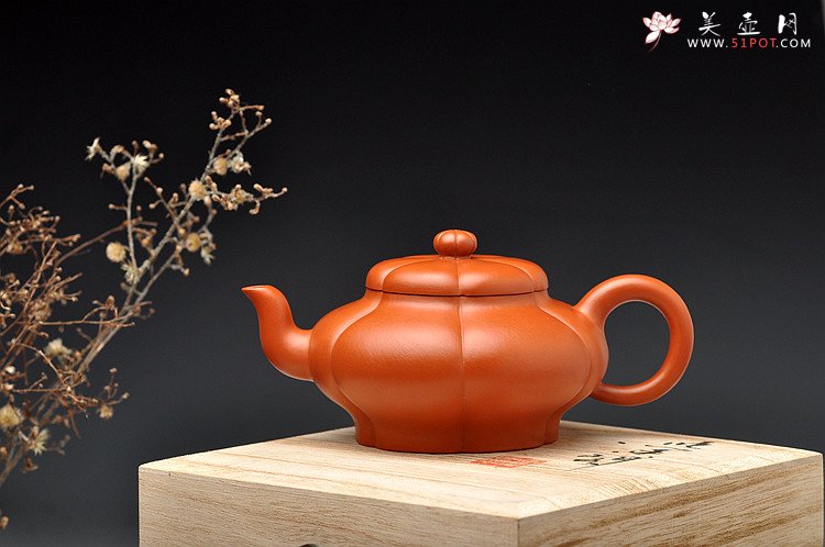 紫砂壶图片：酒虎最新作品 六瓣梅 黄金朱泥 精妙如花 - 美壶网