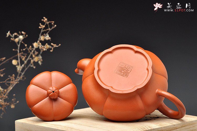 紫砂壶图片：酒虎最新作品 六瓣梅 黄金朱泥 精妙如花 - 美壶网