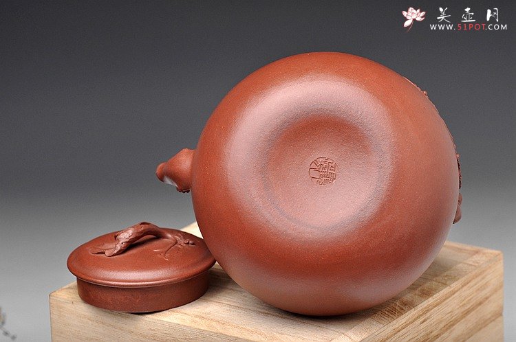 紫砂壶图片：花货奇才顾正芳 扛鼎之作 全手工丰裕提梁 飘逸大气 - 美壶网