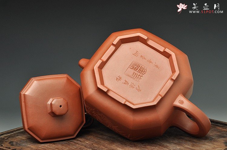 紫砂壶图片：厚重大气 大八方 精品重器 国大师李昌鸿大师即兴装饰 - 美壶网