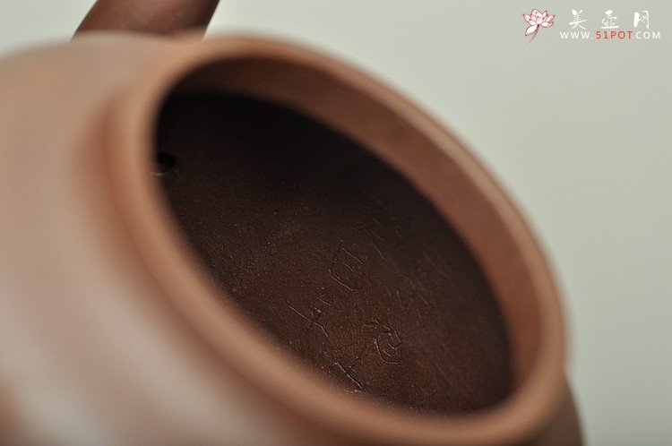 紫砂壶图片：挺拔俊秀 做工精致  全手筋囊佳器 金瓜 - 美壶网