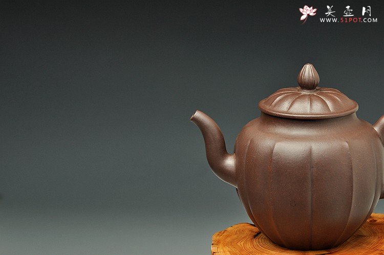 紫砂壶图片：挺拔俊秀 做工精致  全手筋囊佳器 金瓜 - 美壶网