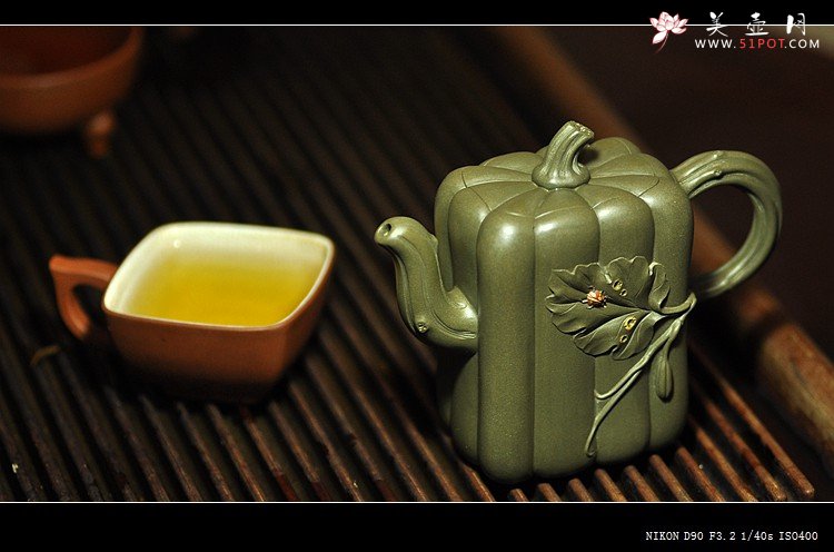 紫砂壶图片：原创作品 绿泥冬瓜 灵巧曼妙 贴叶精湛 孙伟强张新亚合作 - 美壶网