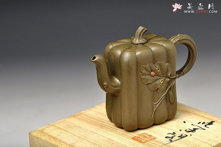 紫砂壶图片：原创作品 绿泥冬瓜 灵巧曼妙 贴叶精湛 孙伟强张新亚合作 - 美壶网