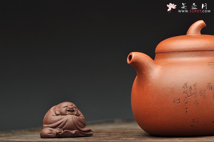 紫砂壶图片：任备安款 全手茄段 造型舒服 工笔装饰 细刻入丝  - 美壶网