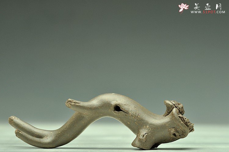 紫砂壶图片：弯曲有度~ 全手树桩笔架 - 美壶网