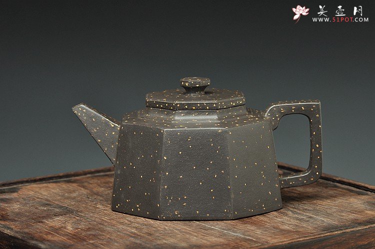 紫砂壶图片：史金妹晋级工艺师原款作品 全手工聚福八方 铺砂迷人 - 美壶网