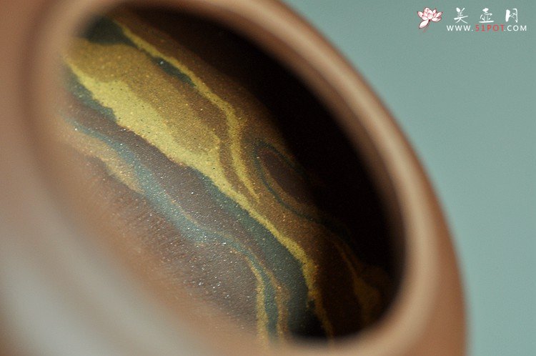 紫砂壶图片：国工师闵祥君近作 通透绞泥 大气厚重 大茄段  - 美壶网