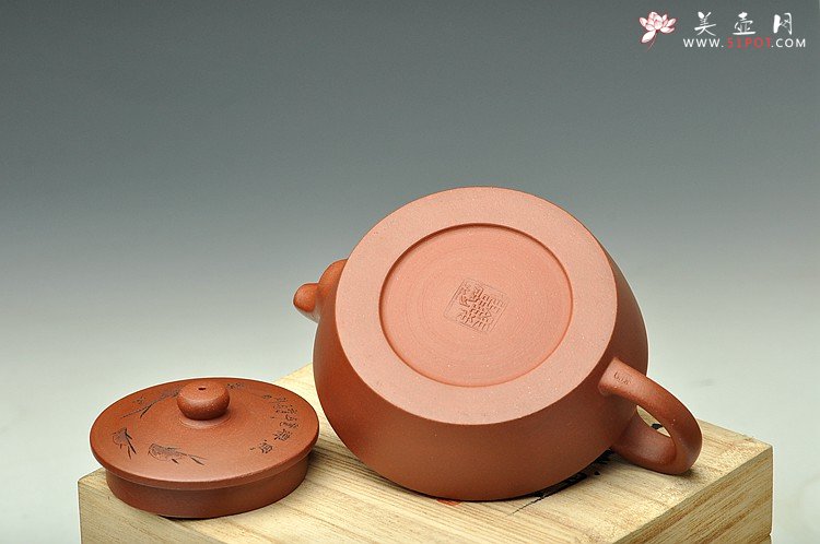 紫砂壶图片：钱伟刚原创作品 造型厚重 沉稳 实用典雅  玉扁壶 - 美壶网