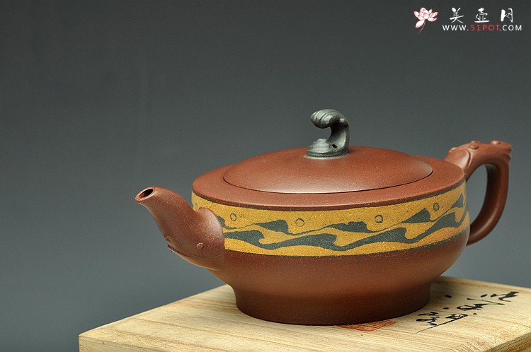 紫砂壶图片：闵祥君经典代表作 三色通透胶泥 颇具难度  大碧浪 - 美壶网