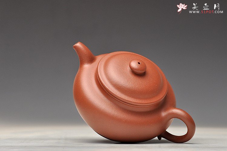 紫砂壶图片：徐家风格 舒展温润 扁而不僵  全手扁掇只 优质红清水 - 美壶网