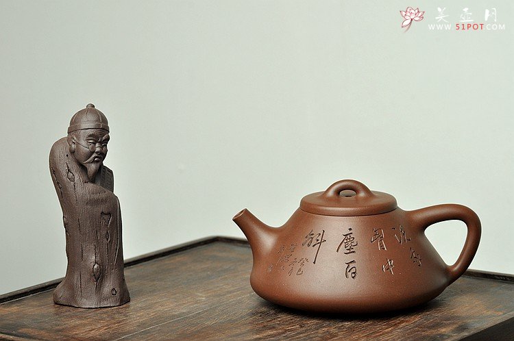 紫砂壶图片：骨肉均挺 进步明显 全手子冶石瓢 张听刚装饰 - 美壶网