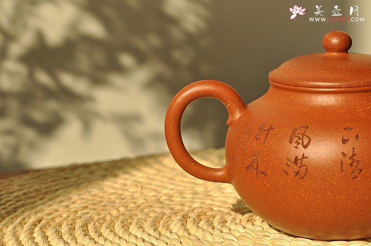 紫砂壶图片：饱满圆润 优质降坡泥 全手灵丰 遥想兰亭下清风满竹林 - 美壶网