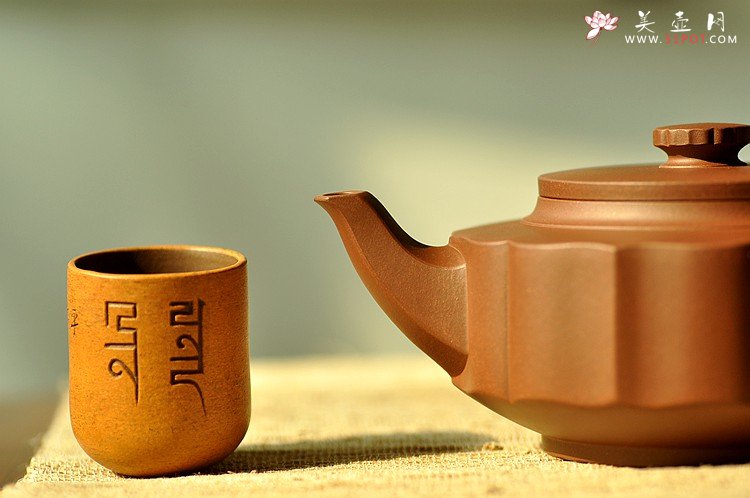 紫砂壶图片：大气磅礴 精工佳作 灼灼有力 大菱泉  - 美壶网