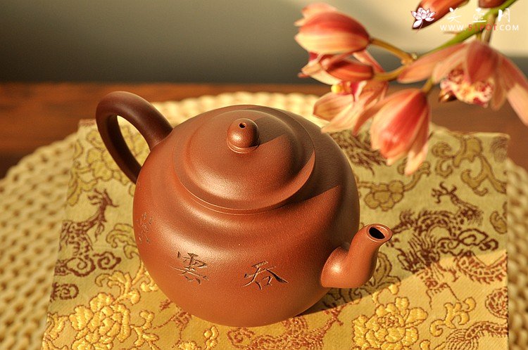 紫砂壶图片：周路健新品 形态到位 气韵不凡 陆逸舟装饰 全手恒圆 - 美壶网