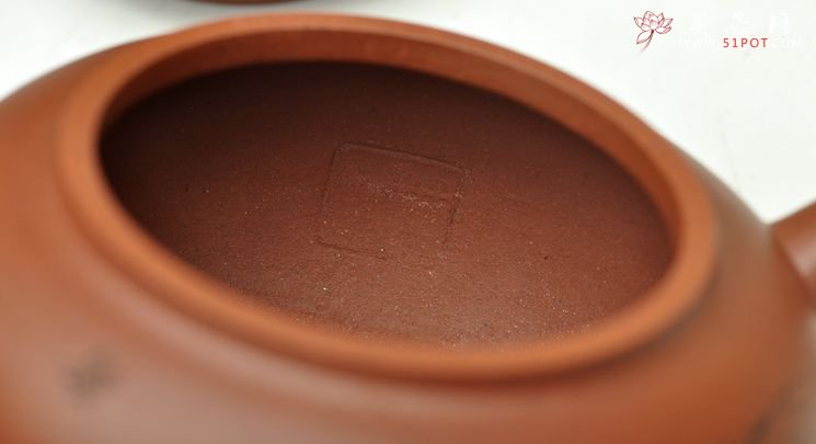 紫砂壶图片：陆轶舟装饰 精工 稳重和灵动并存  全手涌泉 - 美壶网