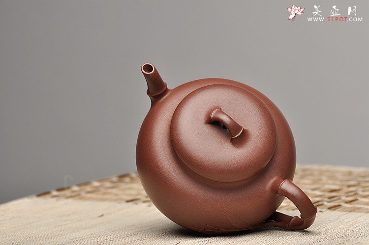 紫砂壶图片：潘丹初原创‘秀气’系列之春竹二式 纯净底槽青 婉约清秀 行简意足 - 美壶网