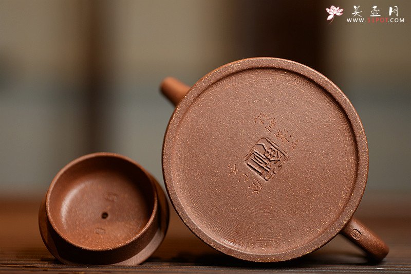 紫砂壶图片：汲深泉，清而甘；洗吾心，无忧烦~ 优质降坡泥 全手井泉 文人壶 - 美壶网