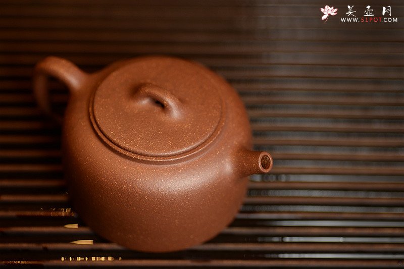 紫砂壶图片：汲深泉，清而甘；洗吾心，无忧烦~ 优质降坡泥 全手井泉 文人壶 - 美壶网