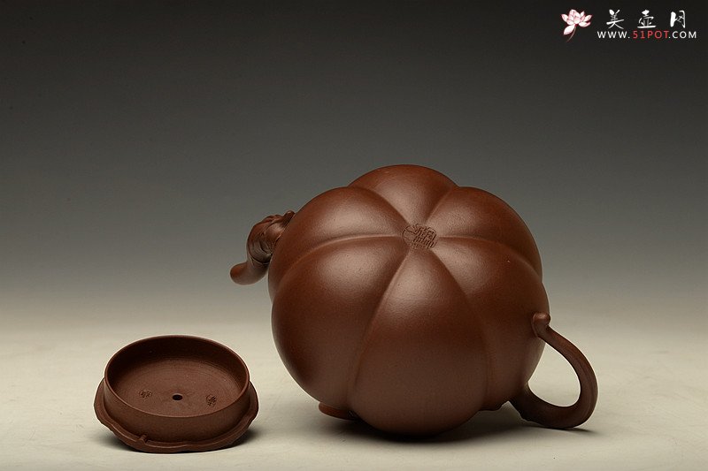 紫砂壶图片：顾正芳甲午年新作 薄胎筋囊花器 饱满挺拔 线条优美 全手工六瓣南瓜 - 美壶网