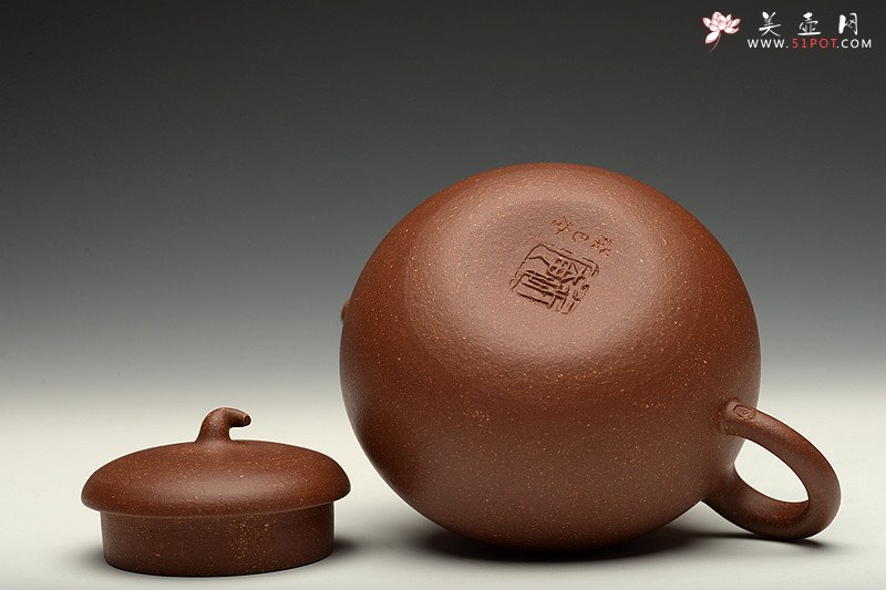 紫砂壶图片：薄胎雅品 天地小如瓜好事唯茗茶 全手一捺底玉瓜 优质降坡泥 - 美壶网