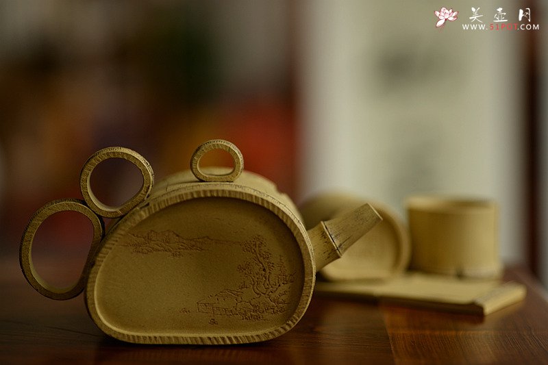 紫砂壶图片：朱牧清装饰 结构巧妙 自然得趣  全手青山云外 - 美壶网