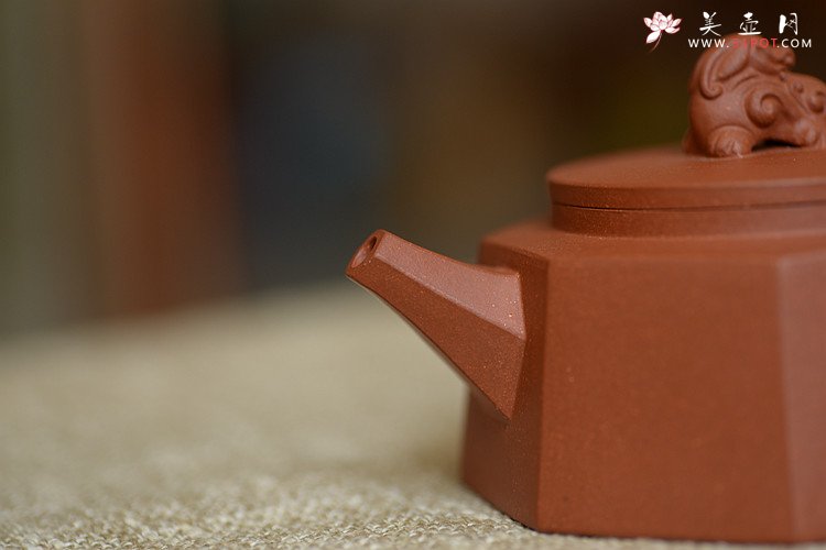 紫砂壶图片：唐文新作 稳重大气   全手八方柱础 - 美壶网