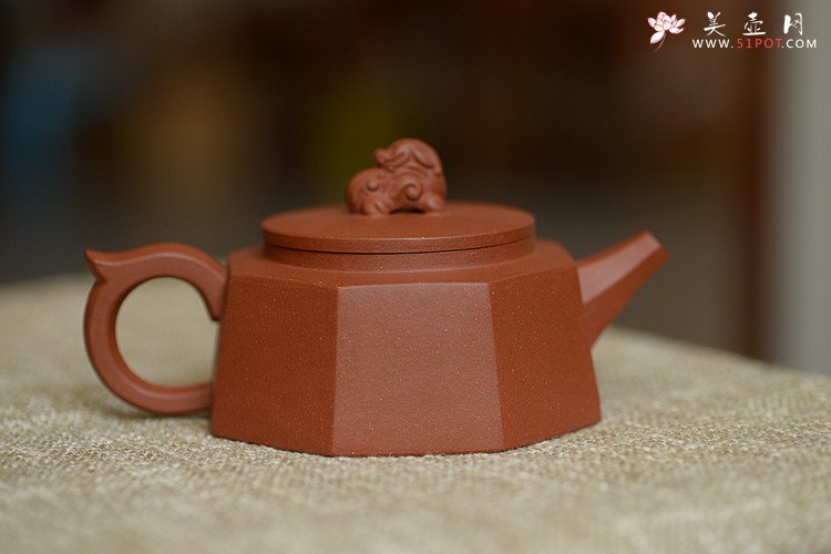 紫砂壶图片：唐文新作 稳重大气   全手八方柱础 - 美壶网