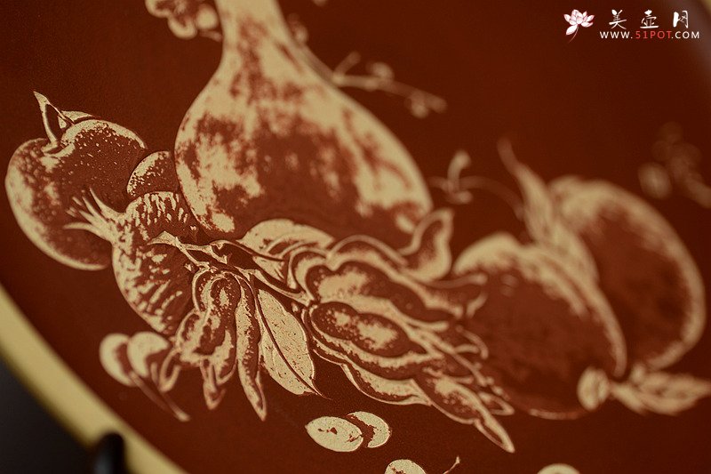 紫砂壶图片：陆逸舟精心装饰 清供挂盘 雅致书房 - 美壶网