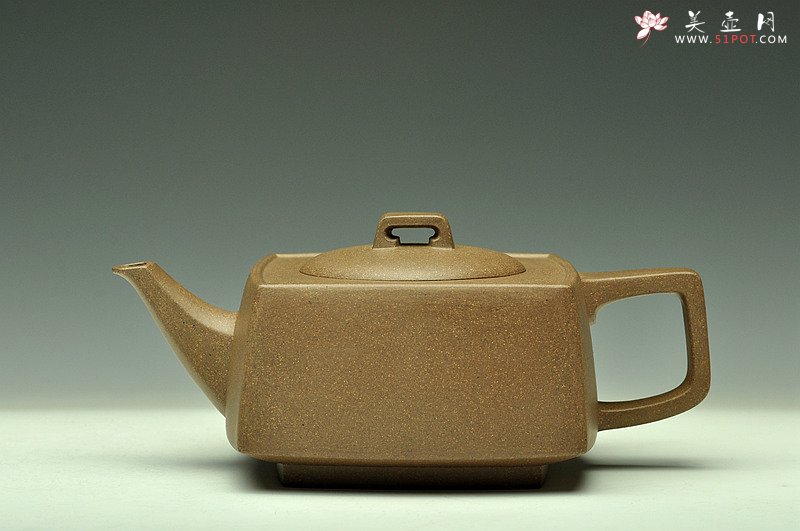 紫砂壶图片：方圆之精妙 优质青段 挺拔刚正 全手精工砂四方 经典代表作 - 美壶网