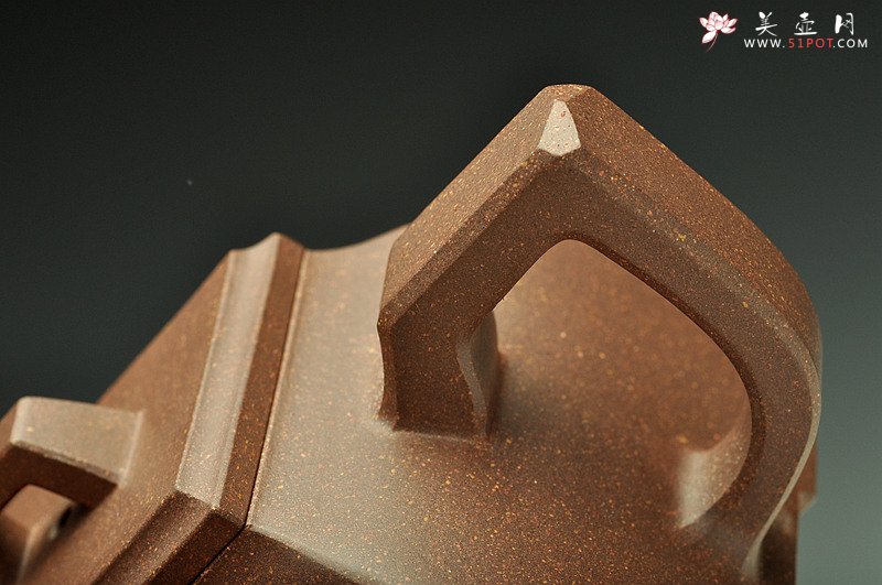 紫砂壶图片：厚重大气  全手琮鼎四方 - 美壶网