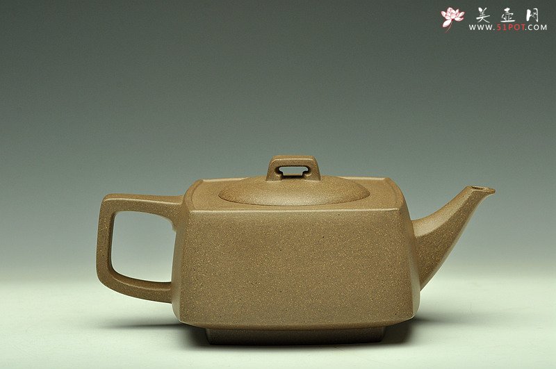 紫砂壶图片：方圆之精妙 优质青段 挺拔刚正 全手精工砂四方 经典代表作 - 美壶网