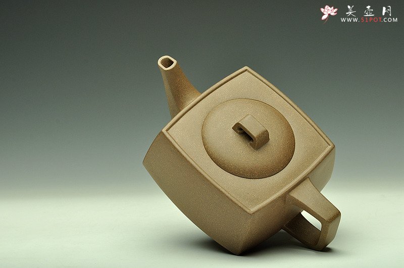 紫砂壶图片：方圆之精妙 优质青段 挺拔刚正 全手精工砂四方 经典代表作 - 美壶网