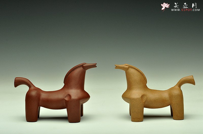 紫砂壶图片：一对陶马 神态生动 非常好玩~ 意象之美~ - 美壶网