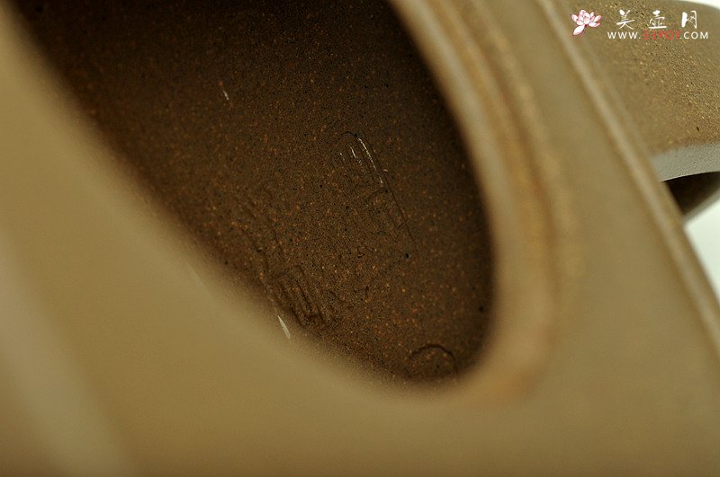 紫砂壶图片：方圆之精妙 优质青段 挺拔刚正 全手精工砂四方 经典代表作 - 美壶网