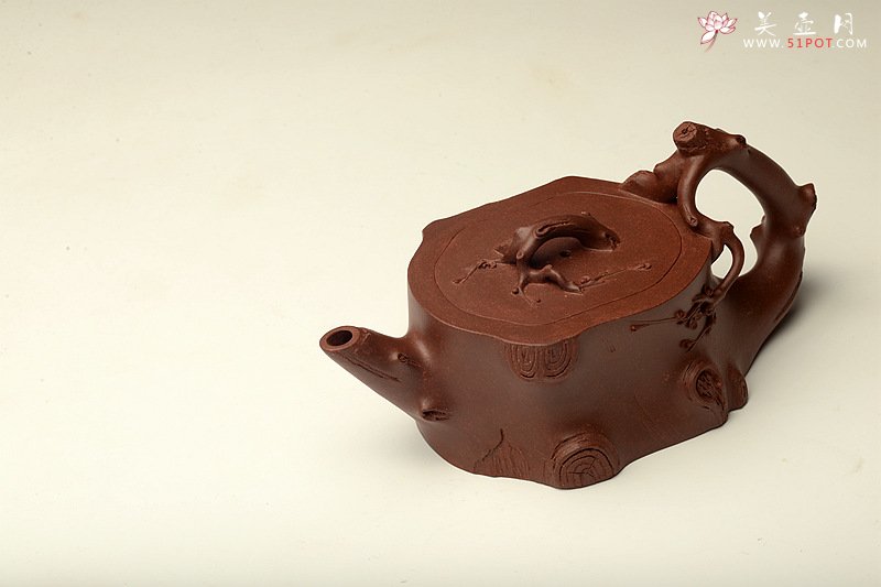 紫砂壶图片：傲梅斗雪 苍老遒劲 全手铁骨寒梅 经典作品  - 美壶网