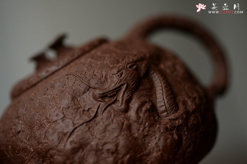紫砂壶图片：古拙大气  全手游龙龚春 谢多莲最新作品 - 美壶网